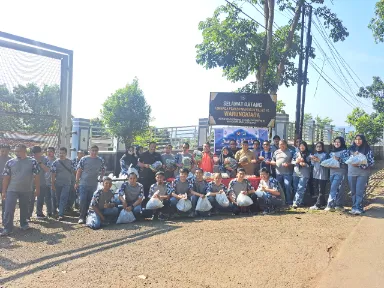 Petugas Lapas Warungkiara Berbagi, Bagikan Hasil Pembinaan kepada Masyarakat Sekitar