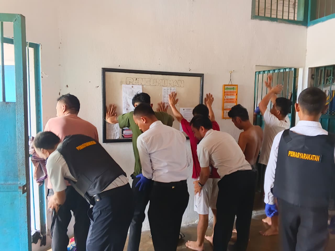 Tegas Perangi Halinar, Lapas Kelas IIB Luwuk Gencar Lakukan Penggeledahan Blok Hunian