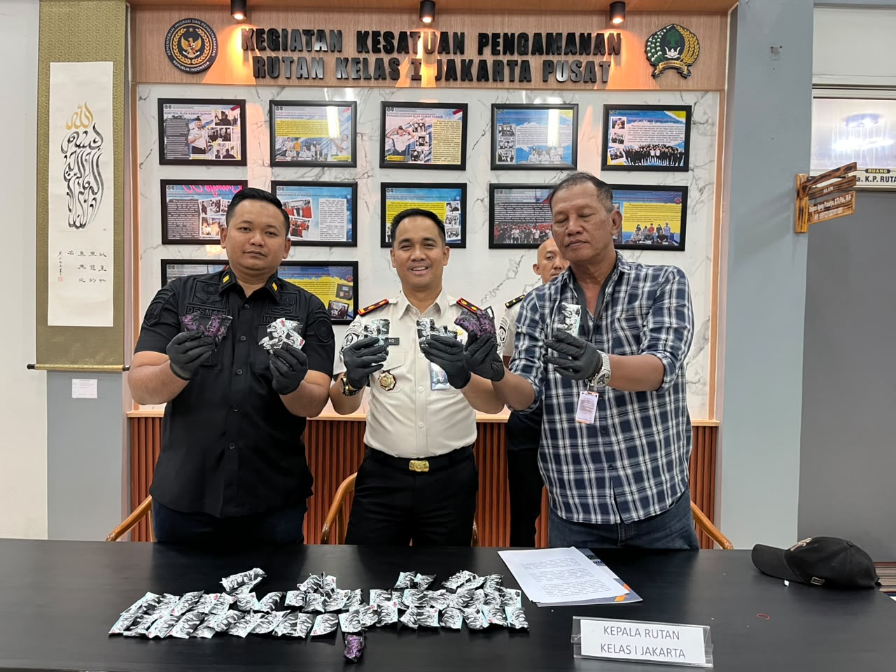 Dengan Sigap Petugas Rutan Jakarta Pusat Tangkap Penyelundup Diduga Barang Terlarang jenis ETOMIDATE